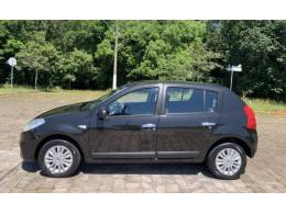 RENAULT - SANDERO - 2011/2012 - Preta - R$ 34.800,00