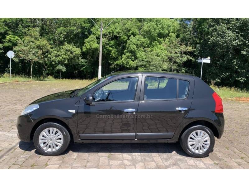 RENAULT - SANDERO - 2011/2012 - Preta - R$ 34.800,00