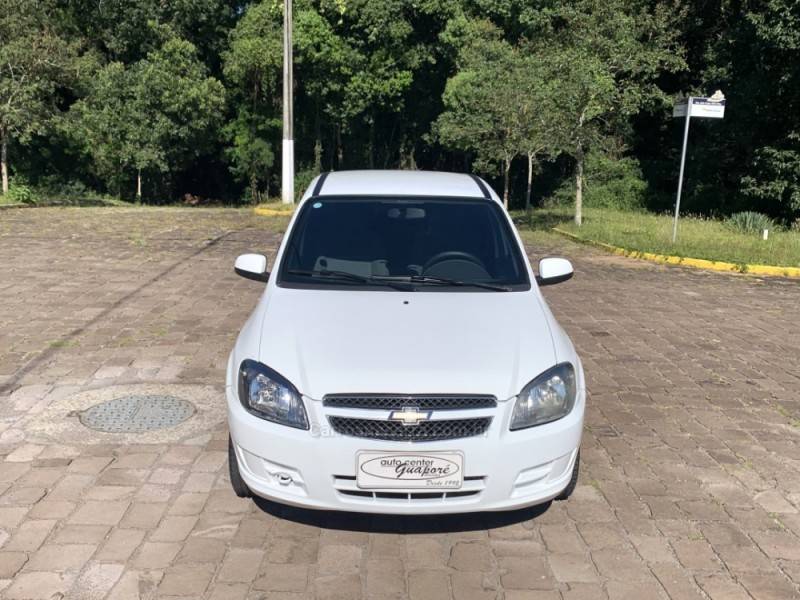 CHEVROLET - CELTA - 2013/2014 - Branca - R$ 36.800,00