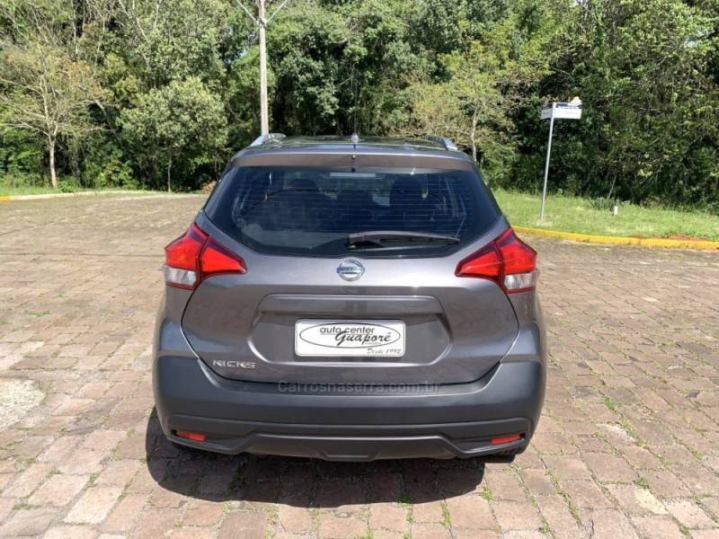 NISSAN - KICKS - 2018/2019 - Cinza - R$ 83.800,00