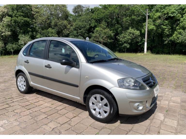 CITROËN - C3 - 2011/2012 - Prata - R$ 28.800,00