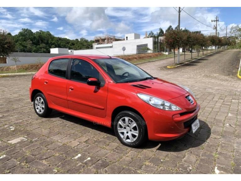 PEUGEOT - 207 - 2013/2014 - Vermelha - R$ 31.800,00