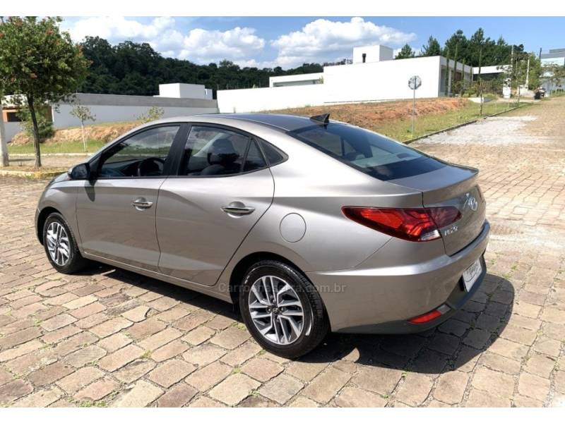 HYUNDAI - HB20S - 2022/2022 - Prata - R$ 87.800,00