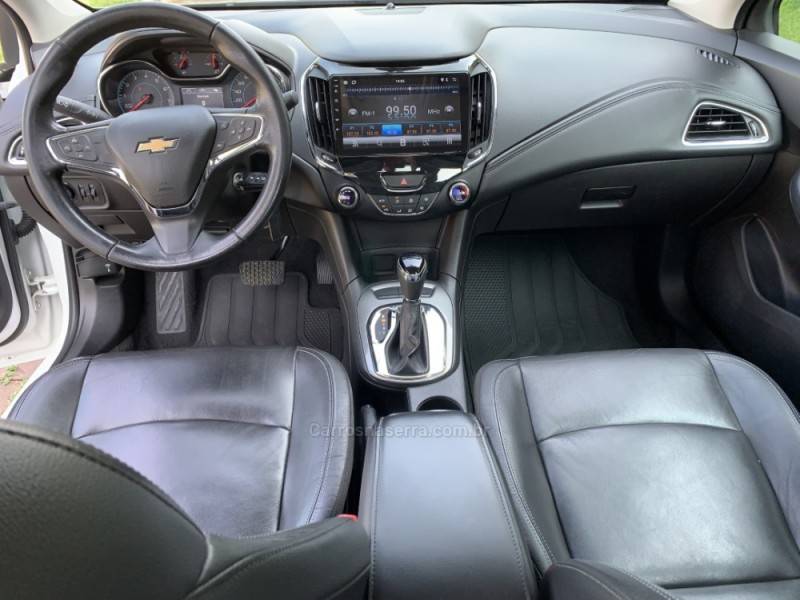 CHEVROLET - CRUZE - 2017/2018 - Branca - R$ 86.800,00