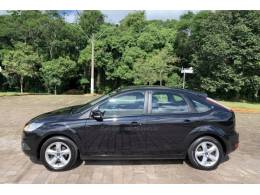 FORD - FOCUS - 2011/2012 - Preta - R$ 43.800,00