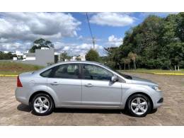 FORD - FOCUS - 2008/2009 - Prata - R$ 35.800,00