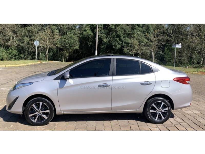 TOYOTA - YARIS - 2019/2020 - Cinza - R$ 87.800,00