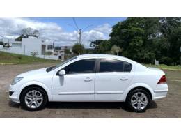 CHEVROLET - VECTRA - 2010/2011 - Branca - R$ 44.800,00