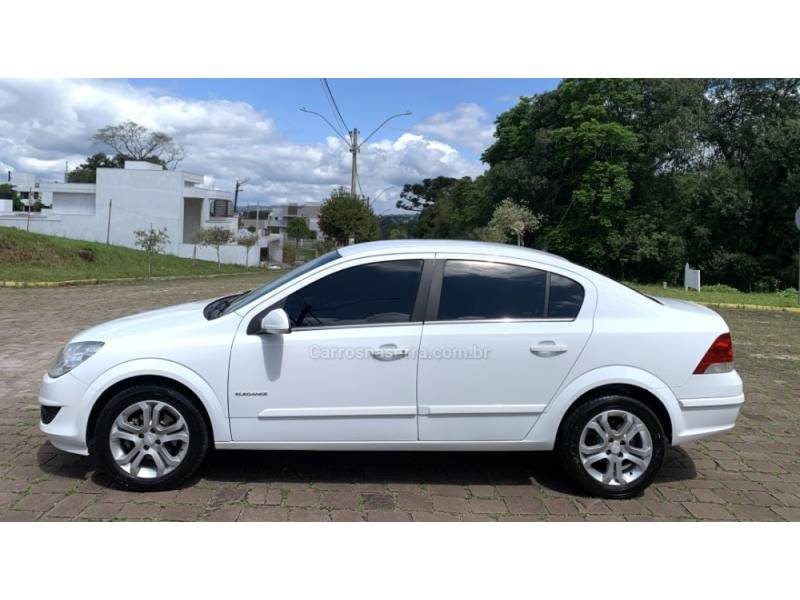 CHEVROLET - VECTRA - 2010/2011 - Branca - R$ 44.800,00