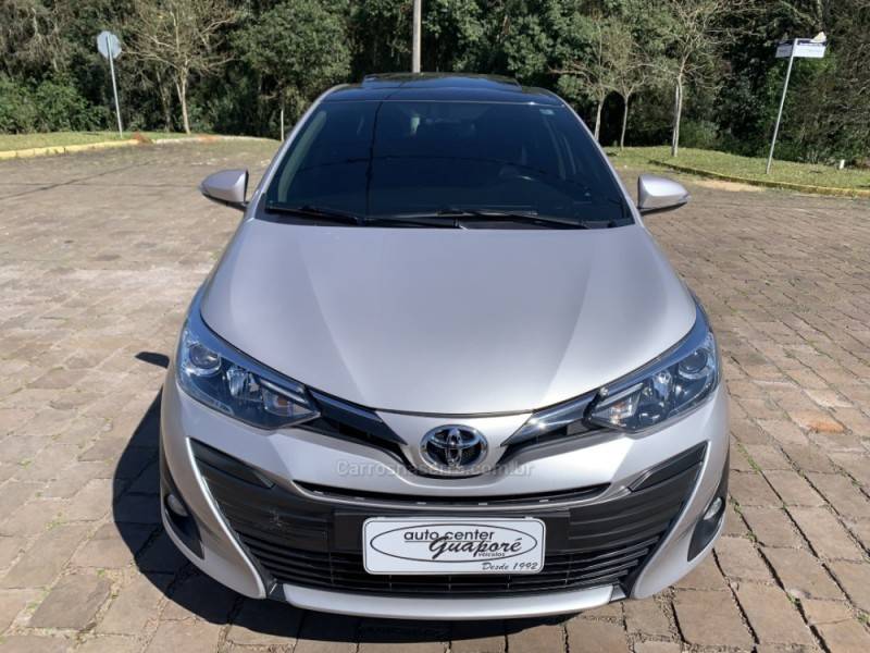 TOYOTA - YARIS - 2019/2020 - Cinza - R$ 87.800,00