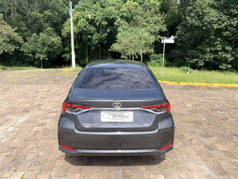 TOYOTA - COROLLA - 2021/2022 - Cinza - R$ 134.800,00