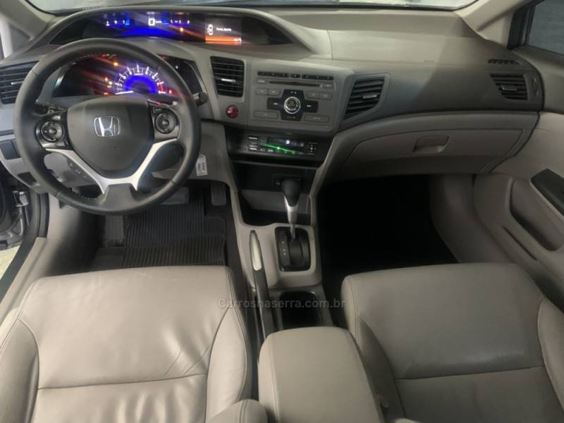 HONDA - CIVIC - 2013/2014 - Cinza - R$ 73.800,00
