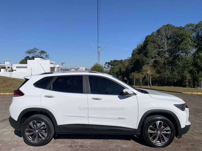 CHEVROLET - TRACKER - 2021/2022 - Branca - R$ 106.800,00