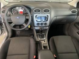 FORD - FOCUS - 2008/2009 - Prata - R$ 35.800,00