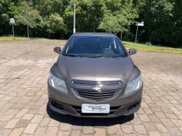 CHEVROLET - ONIX - 2013/2014 - Marrom - R$ 44.800,00