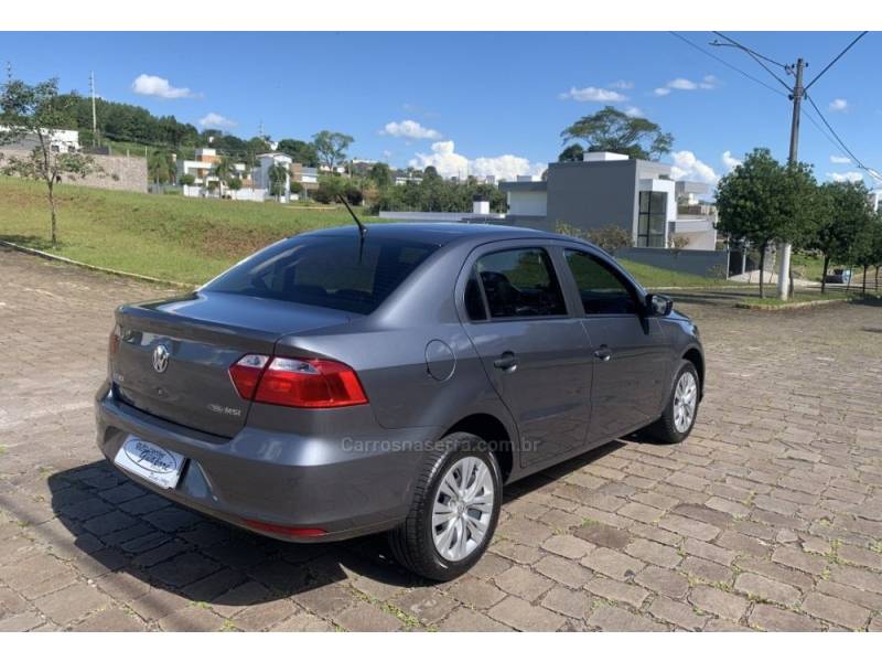 VOLKSWAGEN - VOYAGE - 2021/2022 - Cinza - R$ 71.800,00