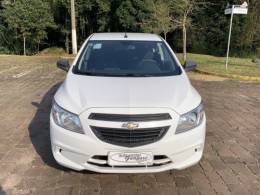 CHEVROLET - ONIX - 2017/2018 - Branca - R$ 52.800,00