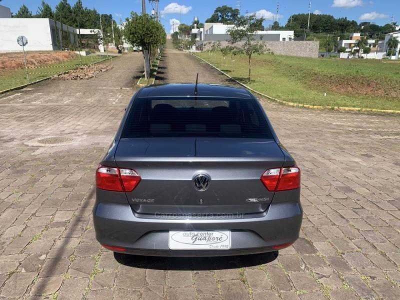 VOLKSWAGEN - VOYAGE - 2021/2022 - Cinza - R$ 71.800,00