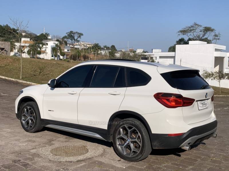 BMW - X1 - 2017/2017 - Branca - R$ 129.800,00