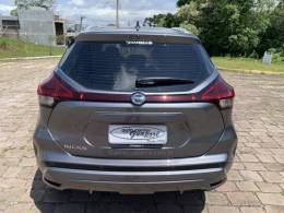 NISSAN - KICKS - 2021/2022 - Cinza - R$ 103.800,00