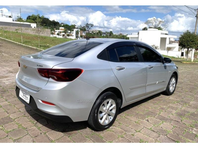 CHEVROLET - ONIX - 2022/2023 - Prata - R$ 89.800,00