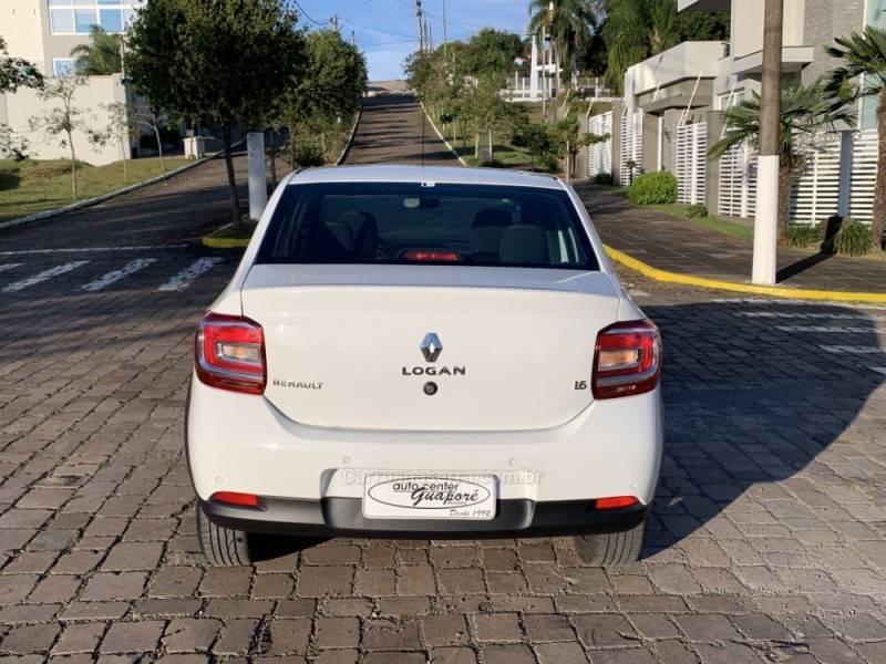 RENAULT - LOGAN - 2020/2021 - Branca - R$ 65.800,00