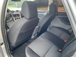 FORD - FOCUS - 2009/2009 - Prata - R$ 36.800,00