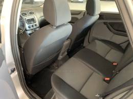 FORD - FOCUS - 2008/2009 - Prata - R$ 35.800,00