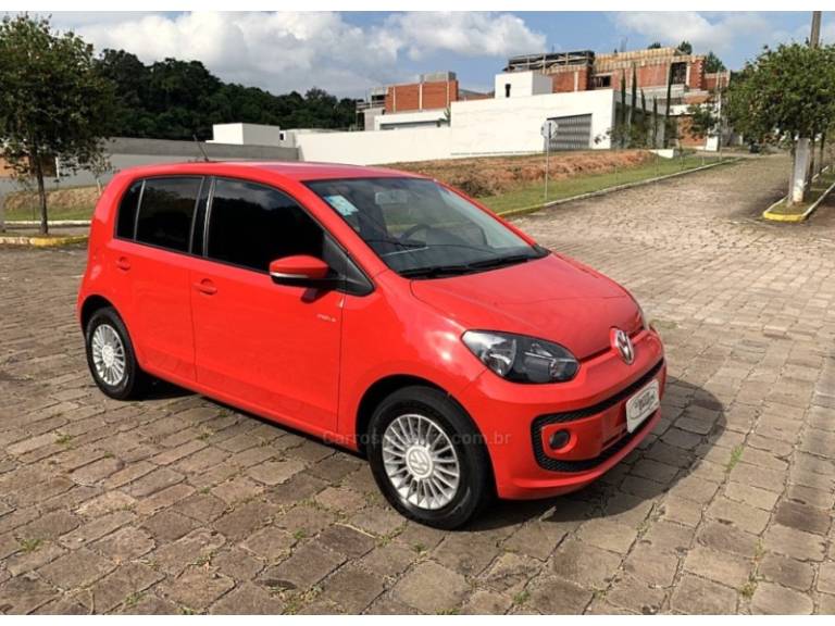 VOLKSWAGEN - UP - 2016/2017 - Vermelha - R$ 59.800,00
