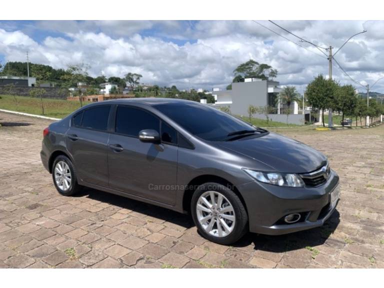 HONDA - CIVIC - 2013/2014 - Cinza - R$ 73.800,00