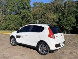 FIAT - PALIO - 2012/2013 - Branca - R$ 41.800,00