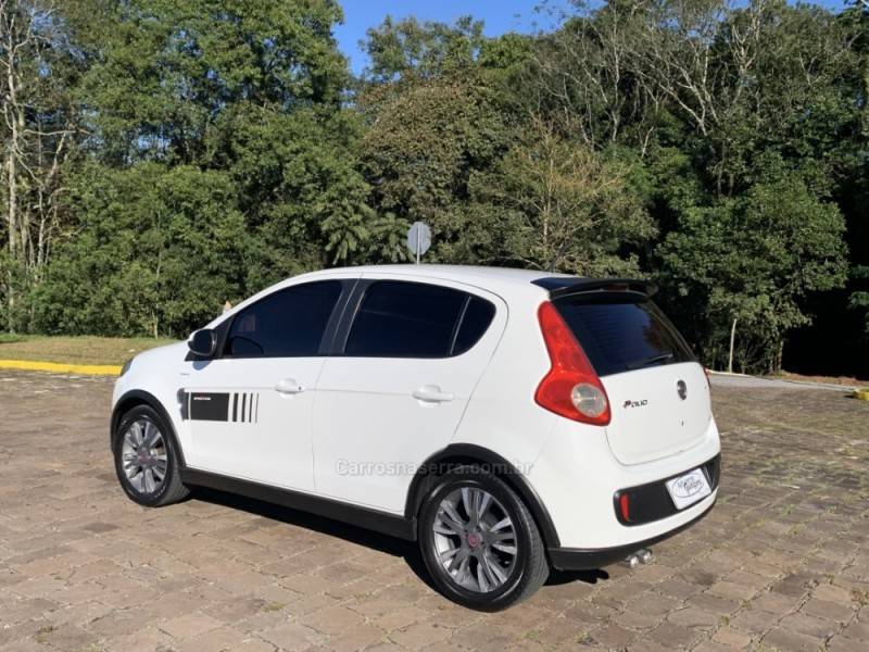 FIAT - PALIO - 2012/2013 - Branca - R$ 41.800,00