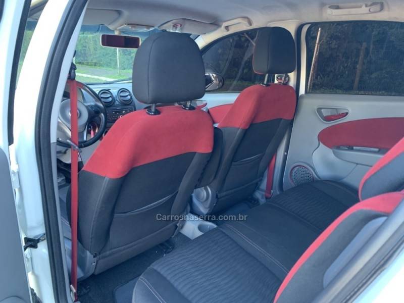 FIAT - PALIO - 2012/2013 - Branca - R$ 41.800,00