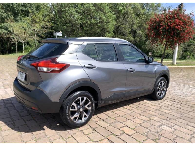 NISSAN - KICKS - 2018/2019 - Cinza - R$ 83.800,00