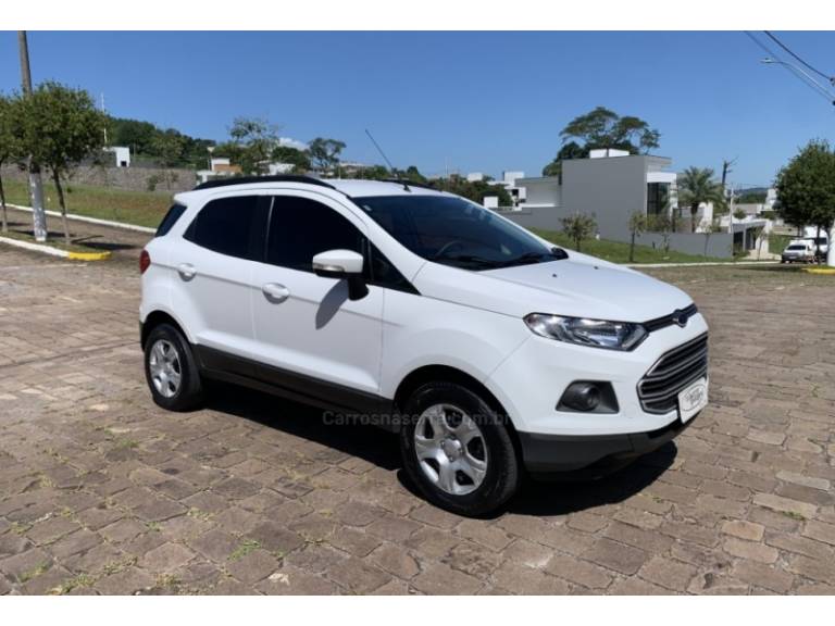 FORD - ECOSPORT - 2016/2017 - Branca - R$ 61.800,00