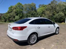 FORD - FOCUS - 2016/2017 - Branca - Sob Consulta