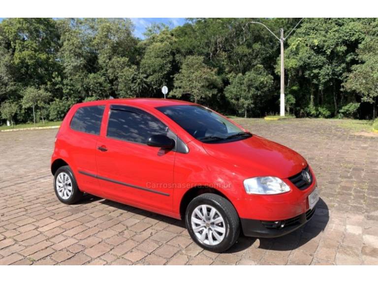 VOLKSWAGEN - FOX - 2008/2009 - Vermelha - R$ 24.800,00