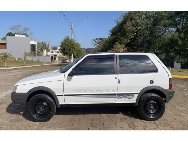 FIAT - UNO - 2010/2011 - Branca - R$ 30.800,00