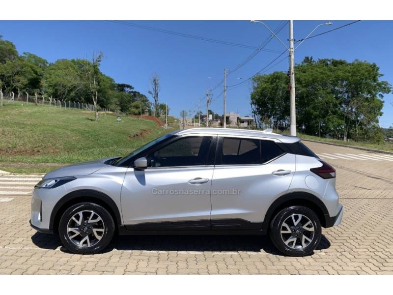 NISSAN - KICKS - 2023/2023 - Prata - R$ 102.800,00