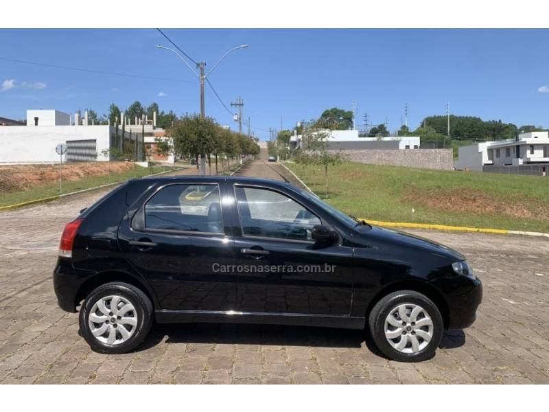 FIAT - PALIO - 2008/2009 - Preta - R$ 25.800,00