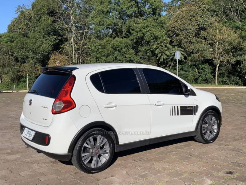 FIAT - PALIO - 2012/2013 - Branca - R$ 41.800,00
