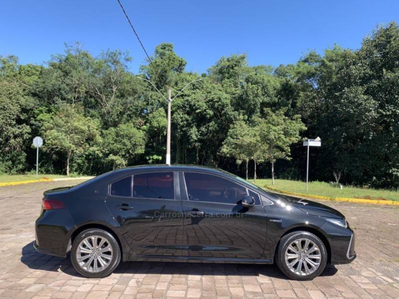 TOYOTA - COROLLA - 2019/2020 - Preta - R$ 128.800,00
