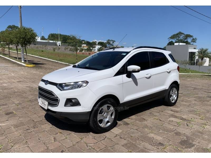 FORD - ECOSPORT - 2016/2017 - Branca - R$ 61.800,00