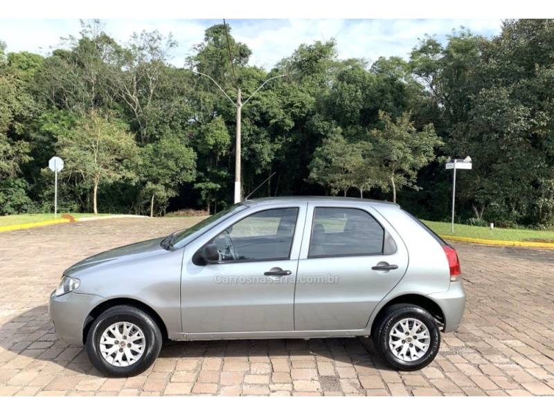 FIAT - PALIO - 2010/2011 - Prata - R$ 28.800,00