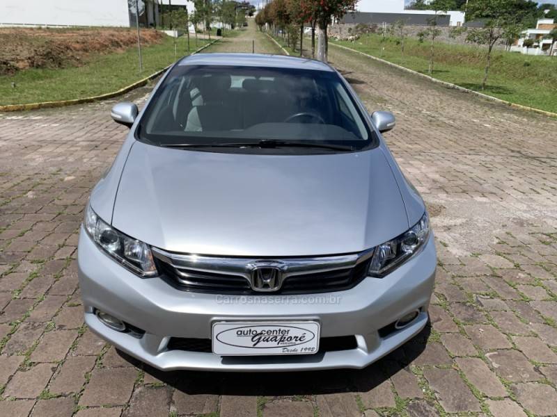 HONDA - CIVIC - 2013/2014 - Prata - R$ 73.800,00