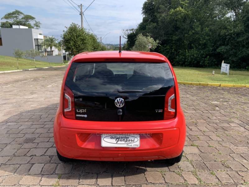 VOLKSWAGEN - UP - 2016/2017 - Vermelha - R$ 59.800,00