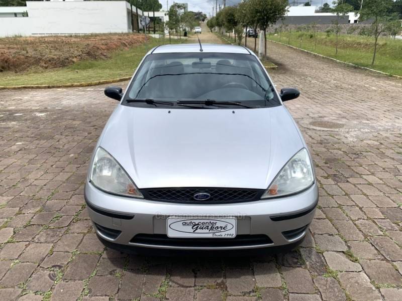 FORD - FOCUS - 2008/2008 - Prata - R$ 28.800,00