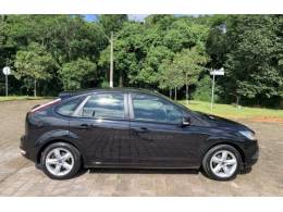 FORD - FOCUS - 2011/2012 - Preta - R$ 43.800,00