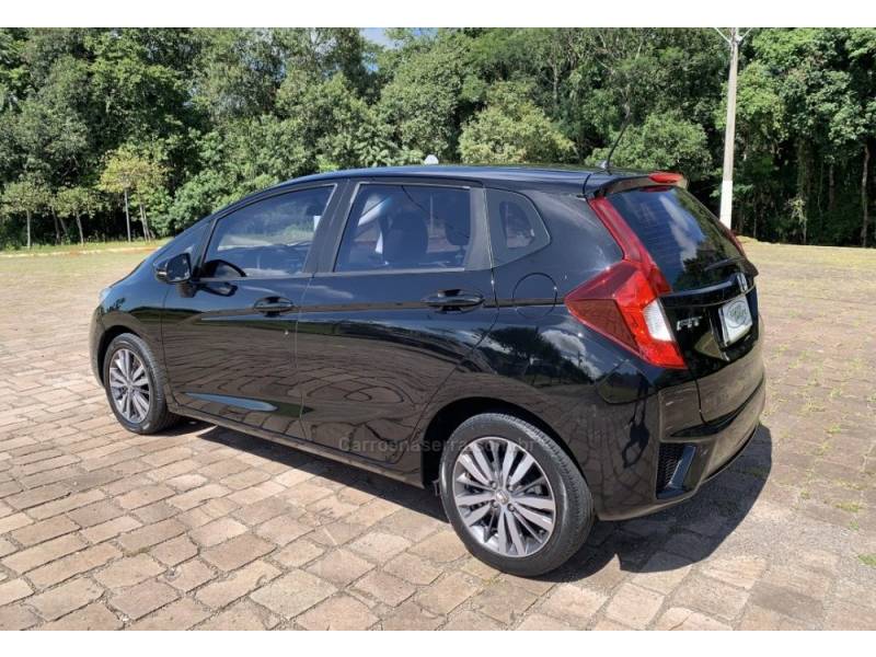 HONDA - FIT - 2015/2016 - Preta - R$ 72.800,00