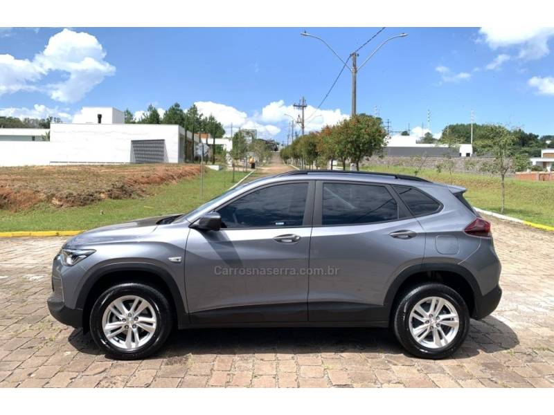 CHEVROLET - TRACKER - 2023/2023 - Cinza - R$ 108.800,00